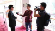 天王城暑期学生和老师的证书被送去漂流