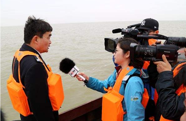 热点:人民日报社论：沿着中国道路走向伟大复兴