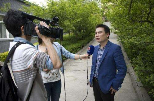 陈元出席清华大学全球私募股权研究院揭牌仪式